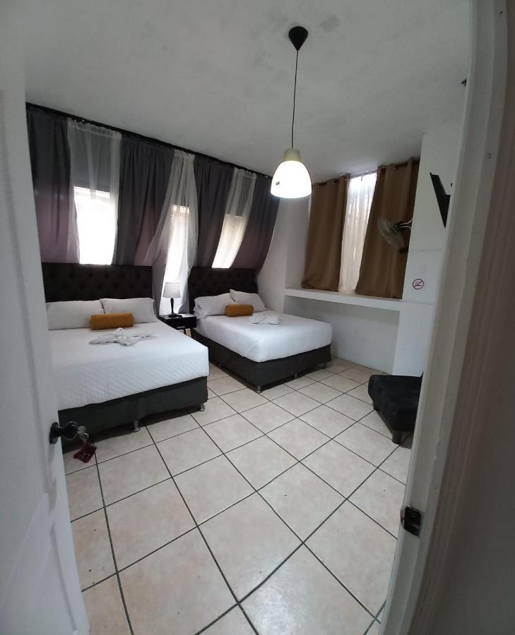 Global Airport Inn Free Shuttle Guatemala City Exteriör bild