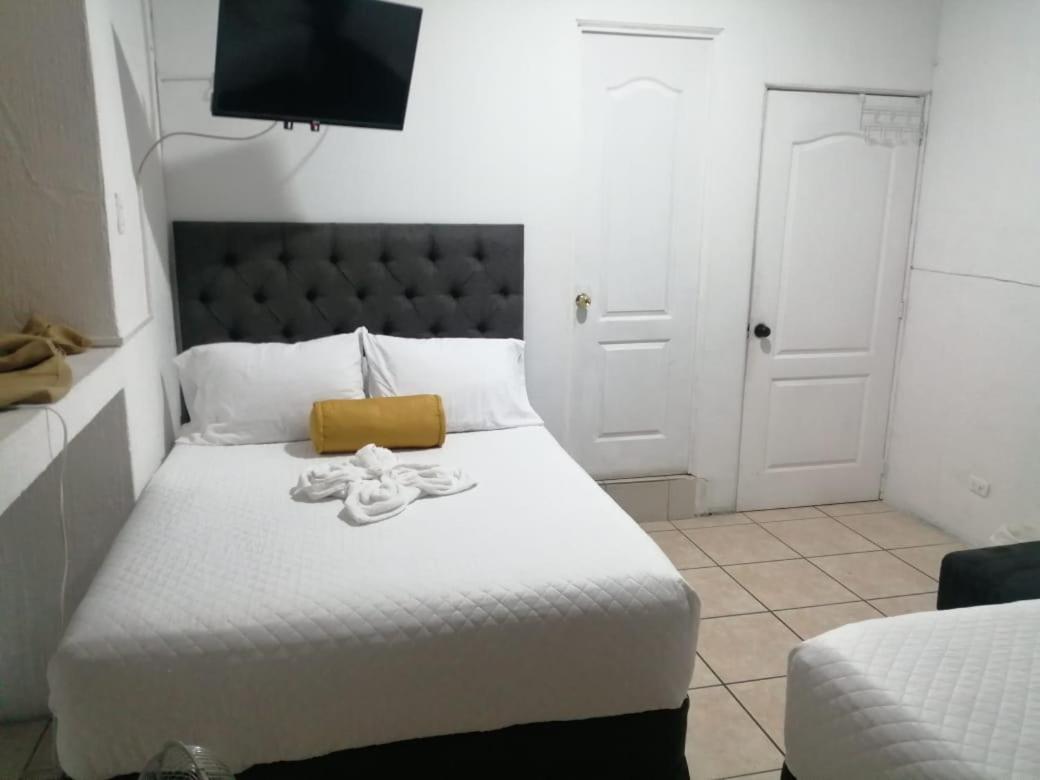 Global Airport Inn Free Shuttle Guatemala City Rum bild